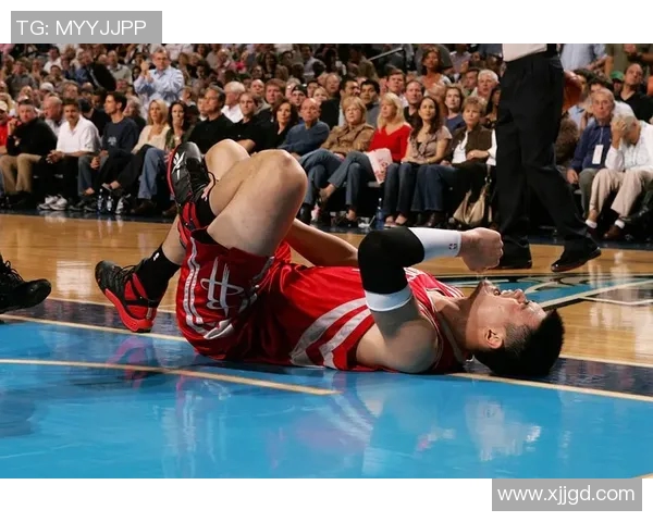 姚明脚踝受伤后的恢复历程与训练照片分享